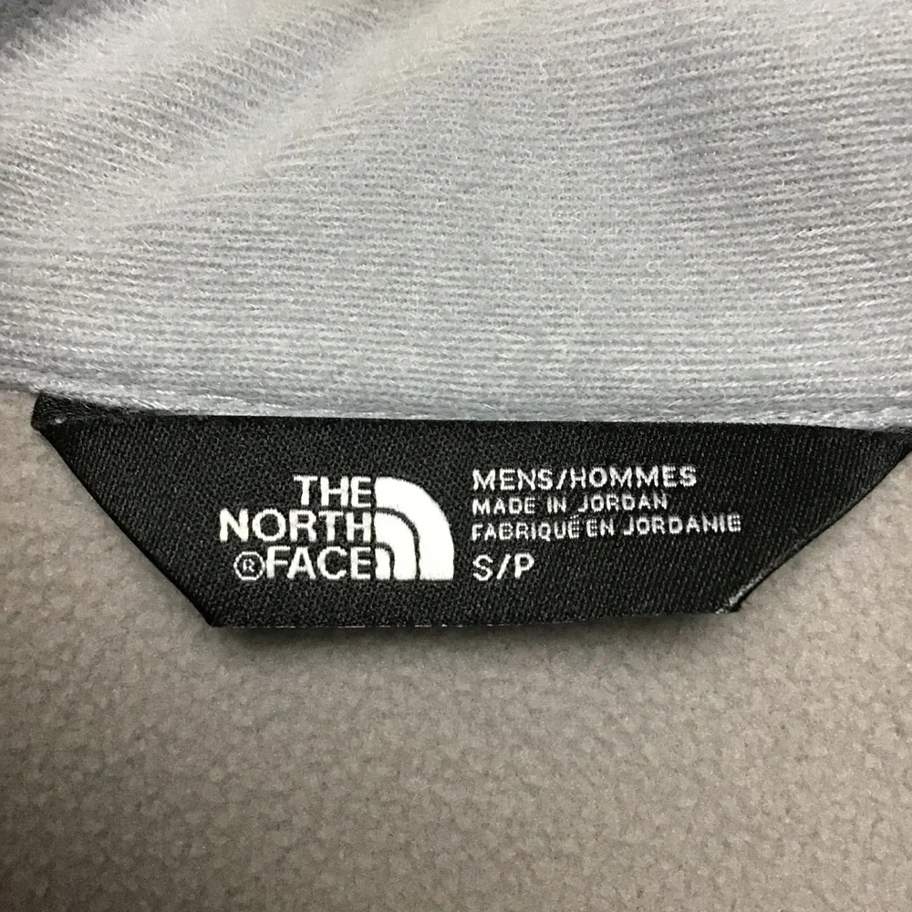 The North Face mens long sleeve half zip pullover jacket small